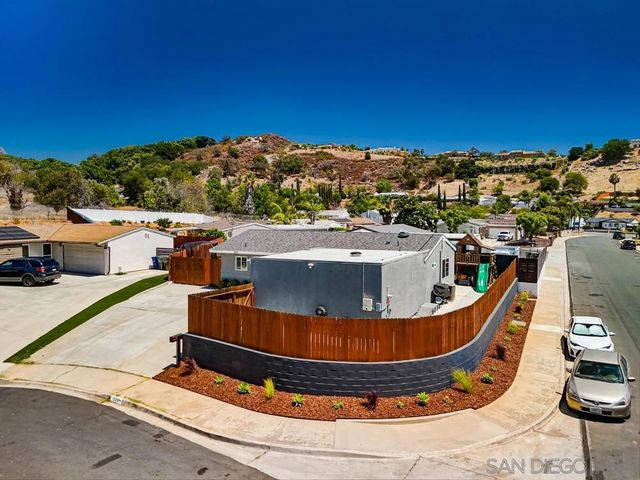 320 James St, Escondido, CA 92027