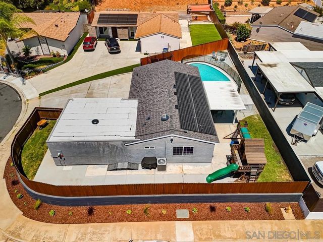 320 James St, Escondido, CA 92027