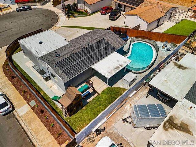 320 James St, Escondido, CA 92027