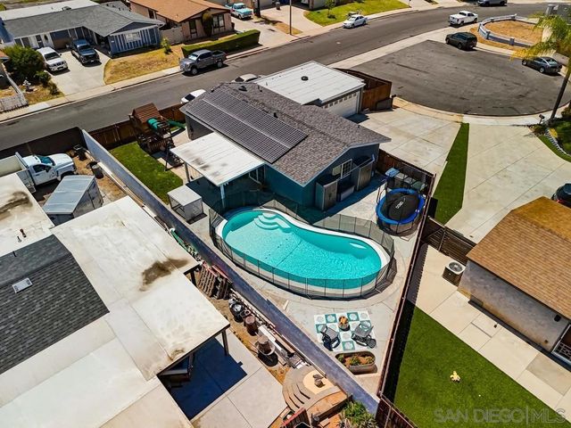 320 James St, Escondido, CA 92027