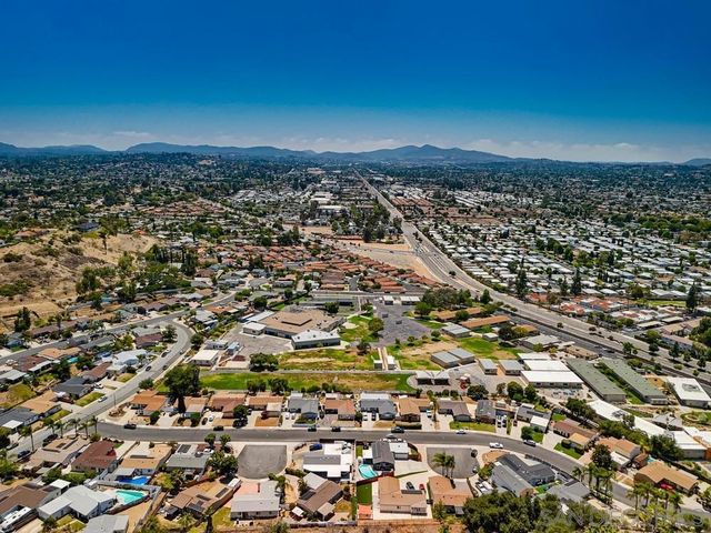 320 James St, Escondido, CA 92027