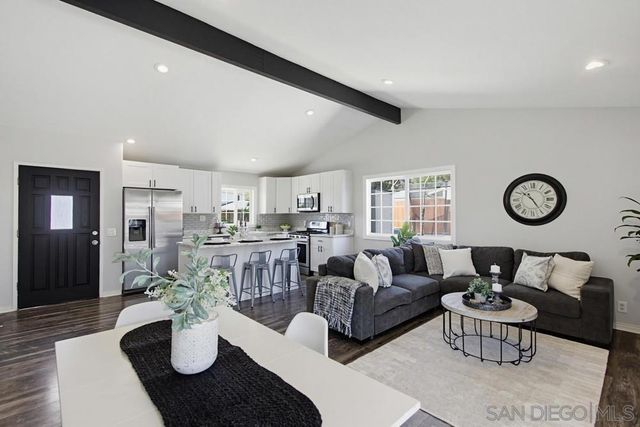 320 James St, Escondido, CA 92027