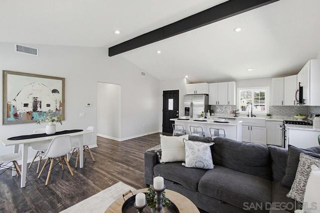 320 James St, Escondido, CA 92027