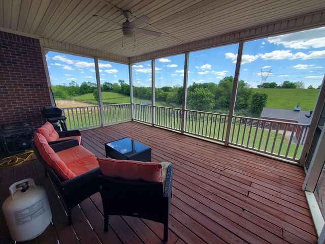 696 Pea Ridge Road, Stamping Ground, KY 40379