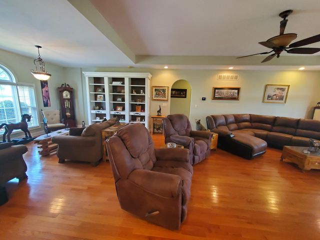 696 Pea Ridge Road, Stamping Ground, KY 40379