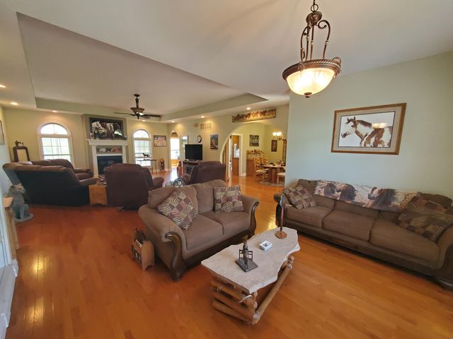 696 Pea Ridge Road, Stamping Ground, KY 40379