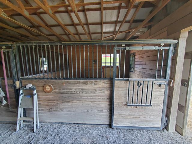 696 Pea Ridge Road, Stamping Ground, KY 40379