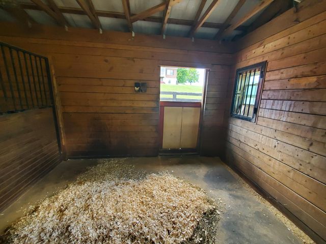 696 Pea Ridge Road, Stamping Ground, KY 40379