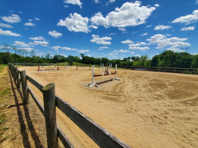 696 Pea Ridge Road, Stamping Ground, KY 40379