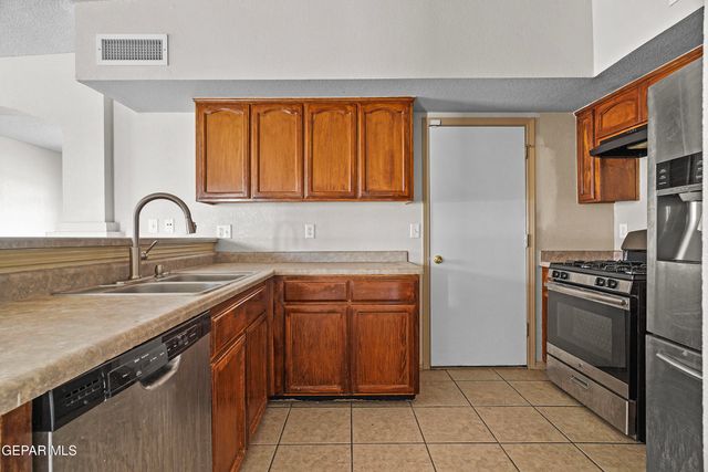 4069 TIERRA BRONCE Drive, El Paso, TX 79938