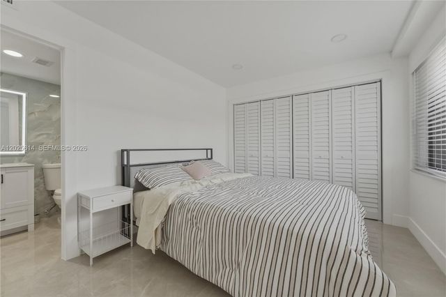 3702 NE 171st St 17, North Miami Beach, FL 33160