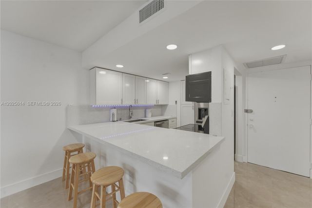 3702 NE 171st St 17, North Miami Beach, FL 33160