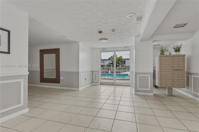 3702 NE 171st St 17, North Miami Beach, FL 33160