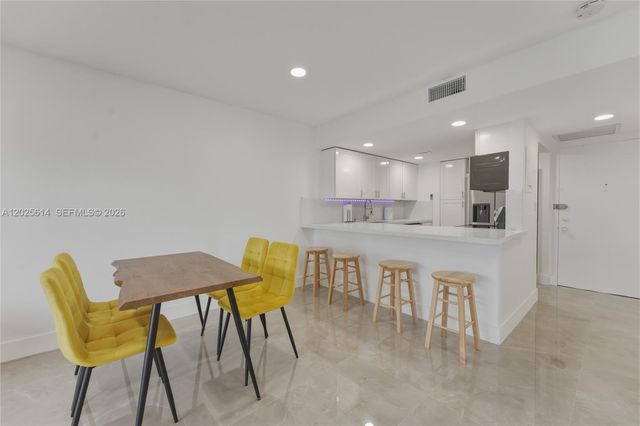 3702 NE 171st St 17, North Miami Beach, FL 33160