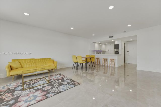 3702 NE 171st St 17, North Miami Beach, FL 33160