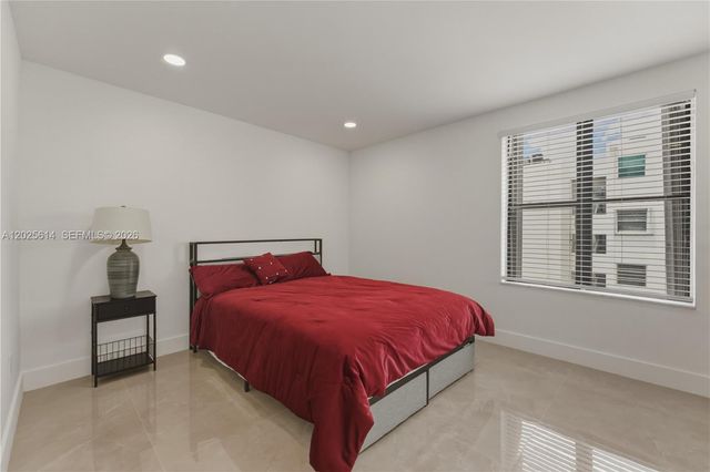 3702 NE 171st St 17, North Miami Beach, FL 33160