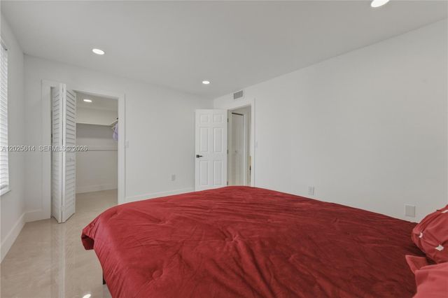 3702 NE 171st St 17, North Miami Beach, FL 33160