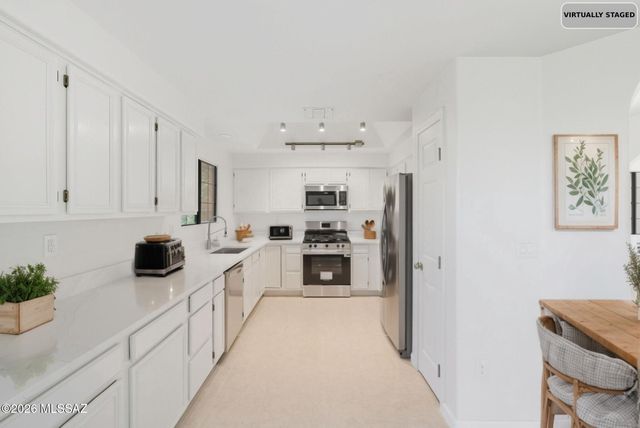 1551 E Deer Shadow Lane, Tucson, AZ 85737