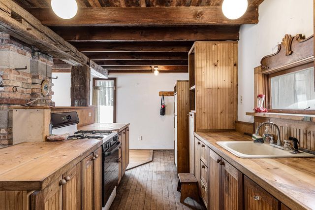 2995 S Schomberg Road, Centerville Twp, MI 49621