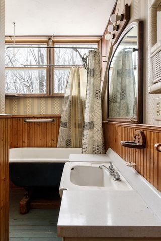 2995 S Schomberg Road, Centerville Twp, MI 49621