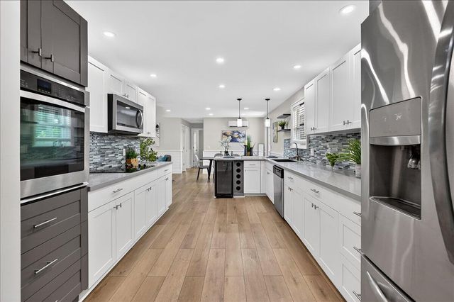 262 Easy Street, Sebastian, FL 32958