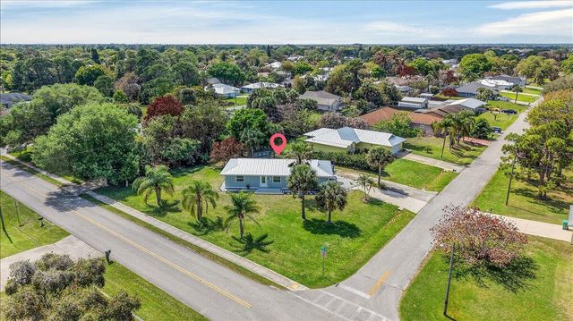 262 Easy Street, Sebastian, FL 32958