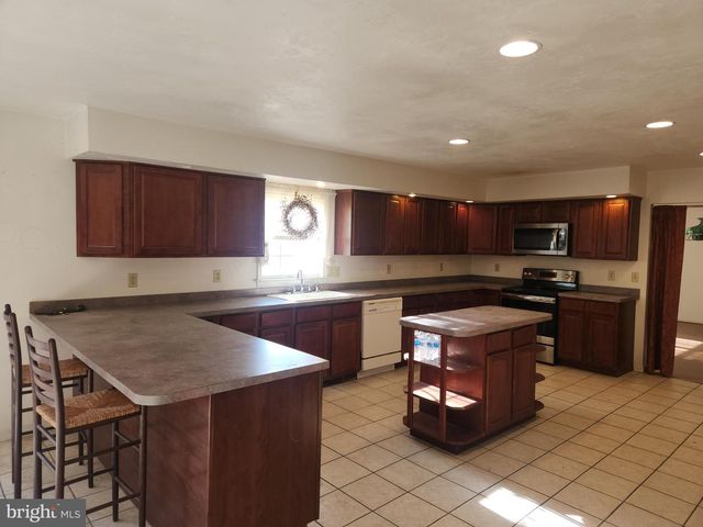 290 LOCUST GROVE RD, Bainbridge, PA 17502