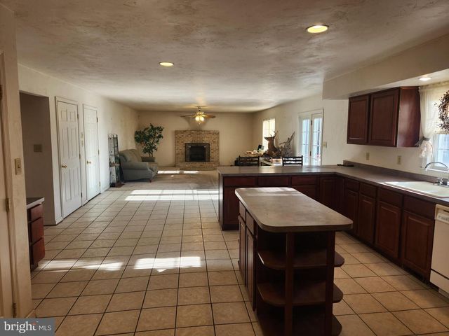 290 LOCUST GROVE RD, Bainbridge, PA 17502