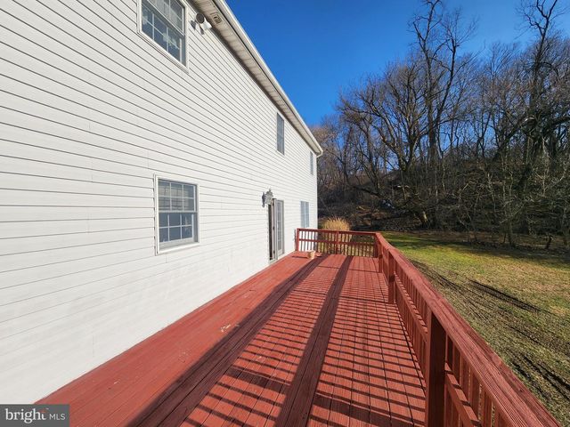 290 LOCUST GROVE RD, Bainbridge, PA 17502