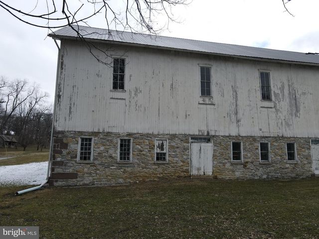 290 LOCUST GROVE RD, Bainbridge, PA 17502