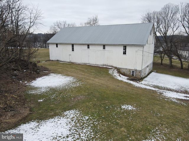 290 LOCUST GROVE RD, Bainbridge, PA 17502