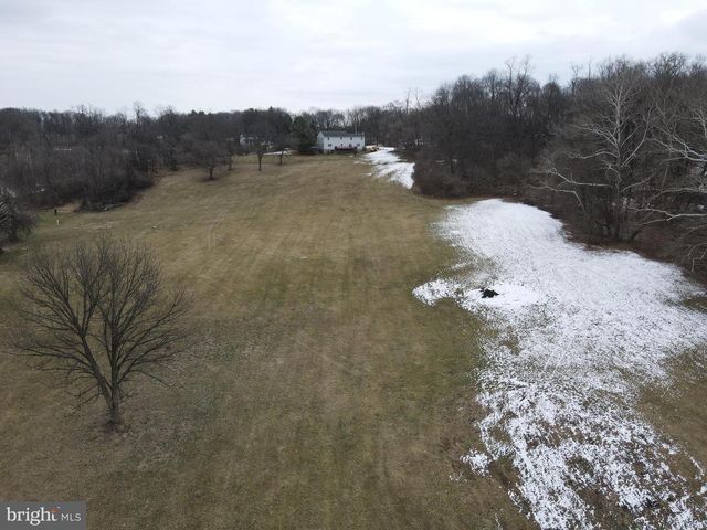 290 LOCUST GROVE RD, Bainbridge, PA 17502