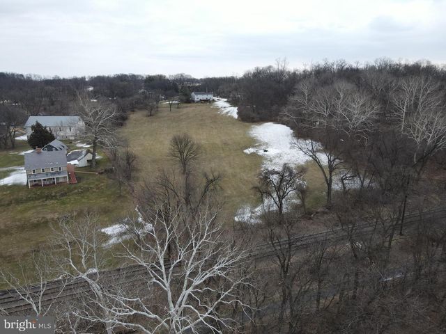 290 LOCUST GROVE RD, Bainbridge, PA 17502