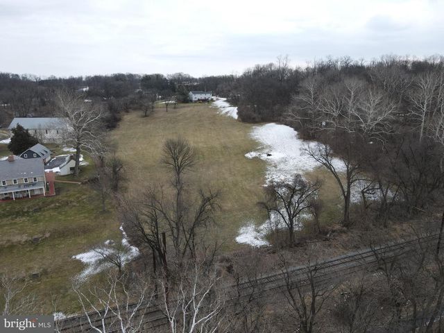 290 LOCUST GROVE RD, Bainbridge, PA 17502