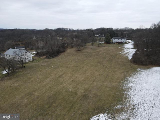 290 LOCUST GROVE RD, Bainbridge, PA 17502