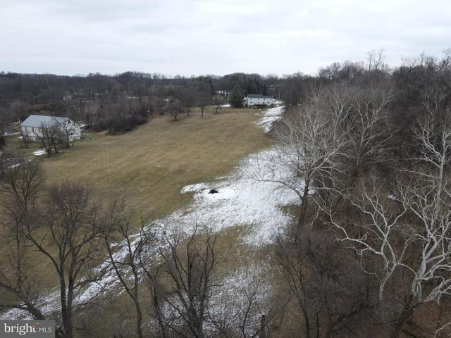 290 LOCUST GROVE RD, Bainbridge, PA 17502