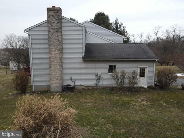 290 LOCUST GROVE RD, Bainbridge, PA 17502