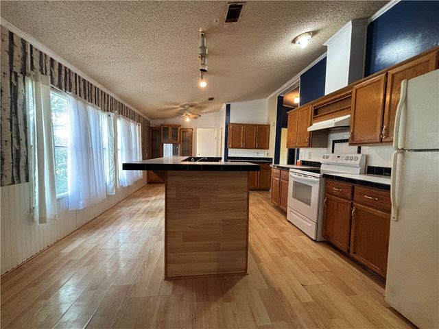 568 Jennifer, Orange Grove, TX 78372