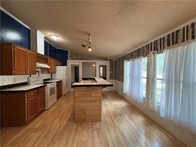 568 Jennifer, Orange Grove, TX 78372