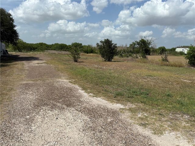 568 Jennifer, Orange Grove, TX 78372