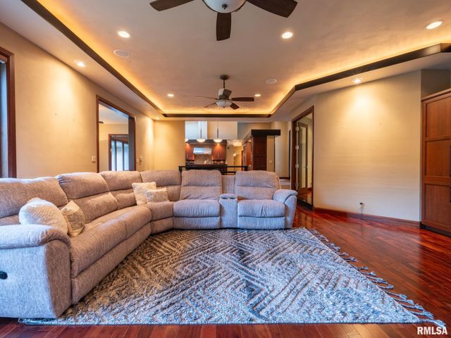 440 LINDEN Street, Pekin, IL 61554