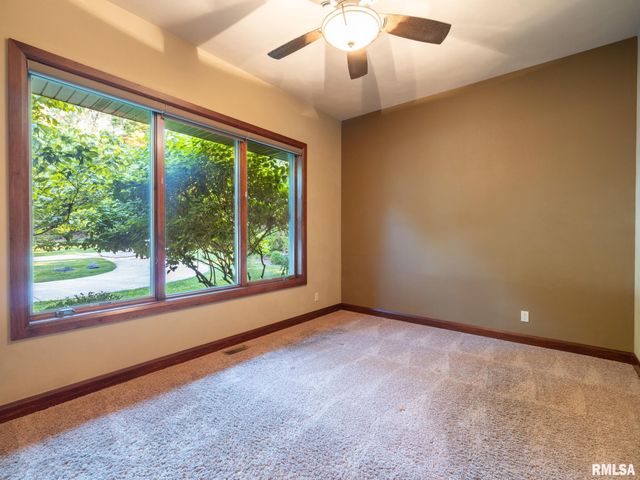 440 LINDEN Street, Pekin, IL 61554