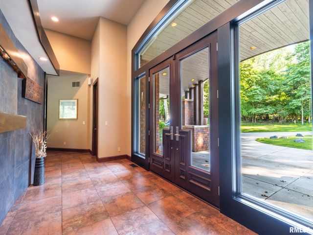 440 LINDEN Street, Pekin, IL 61554
