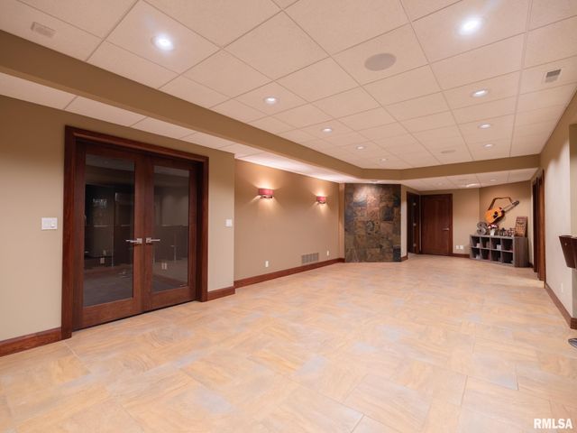 440 LINDEN Street, Pekin, IL 61554