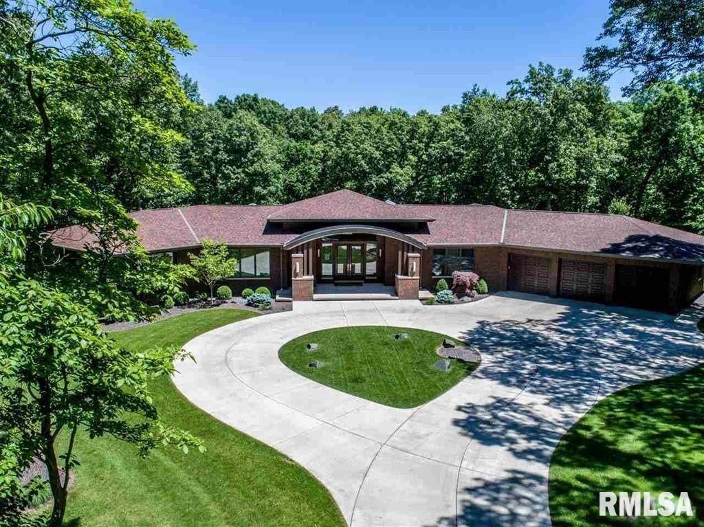 440 LINDEN Street, Pekin, IL 61554