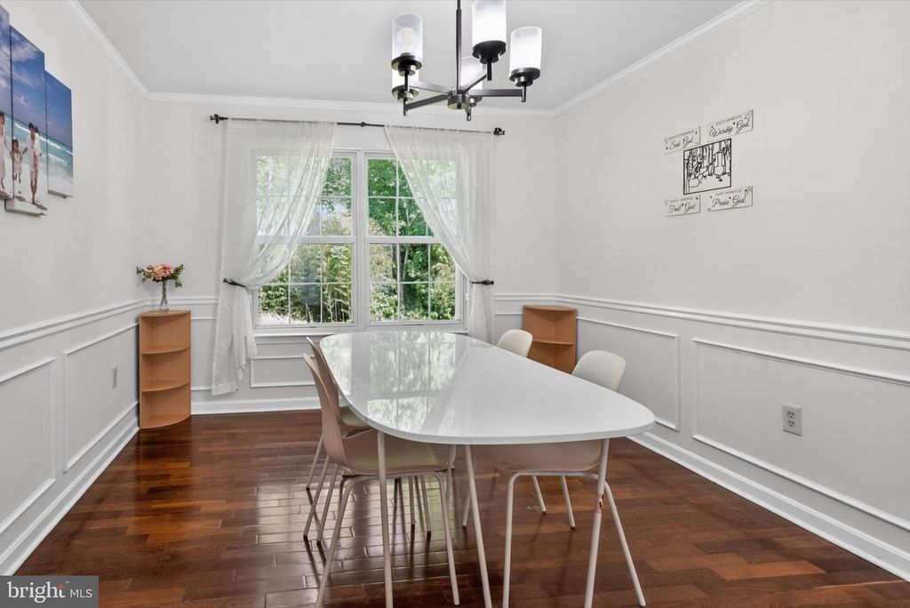 Image 11 of property listing at 3170 MAYBERRY AVE, Huntingtown, MD 20639