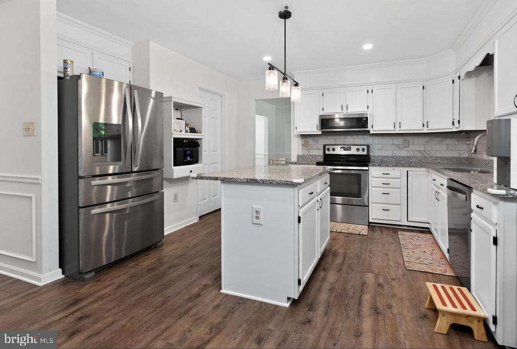Image 13 of property listing at 3170 MAYBERRY AVE, Huntingtown, MD 20639