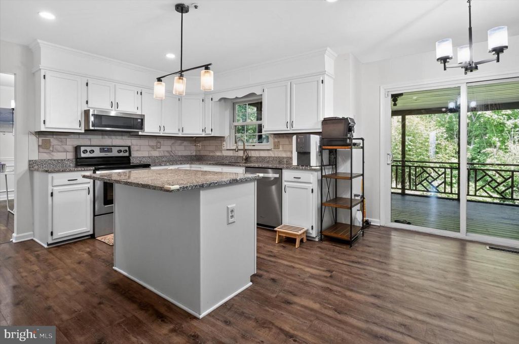 Image 17 of property listing at 3170 MAYBERRY AVE, Huntingtown, MD 20639