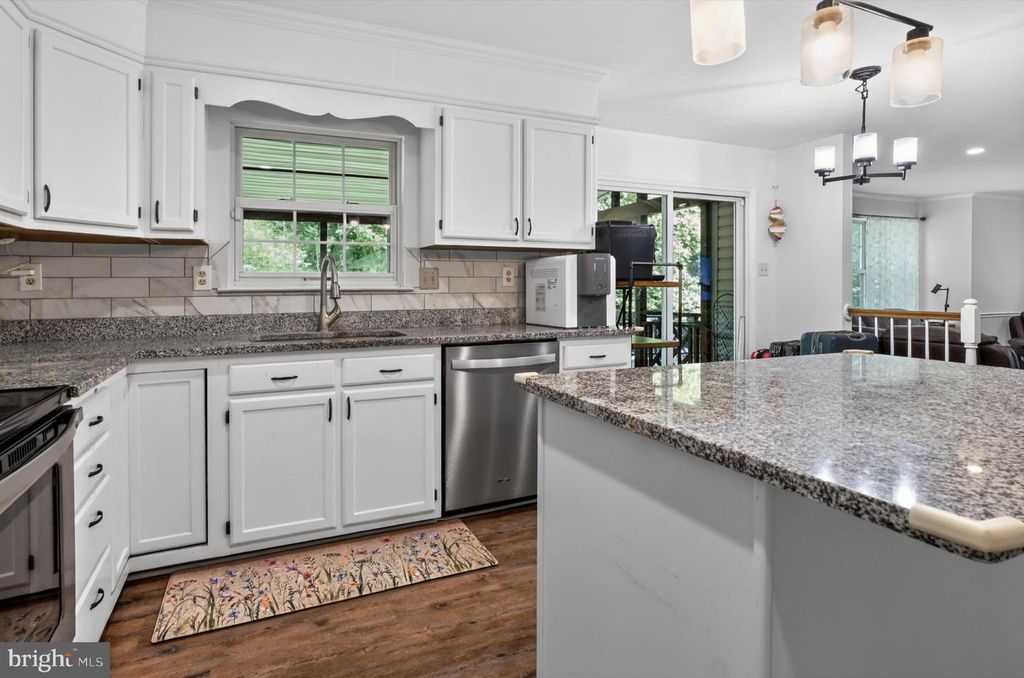 Image 18 of property listing at 3170 MAYBERRY AVE, Huntingtown, MD 20639