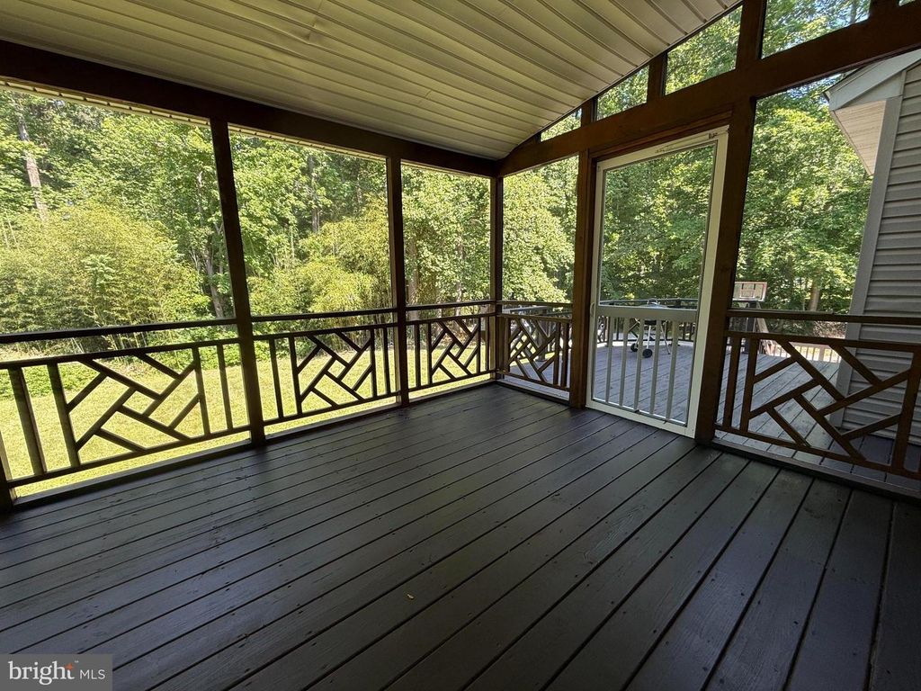 Image 52 of property listing at 3170 MAYBERRY AVE, Huntingtown, MD 20639